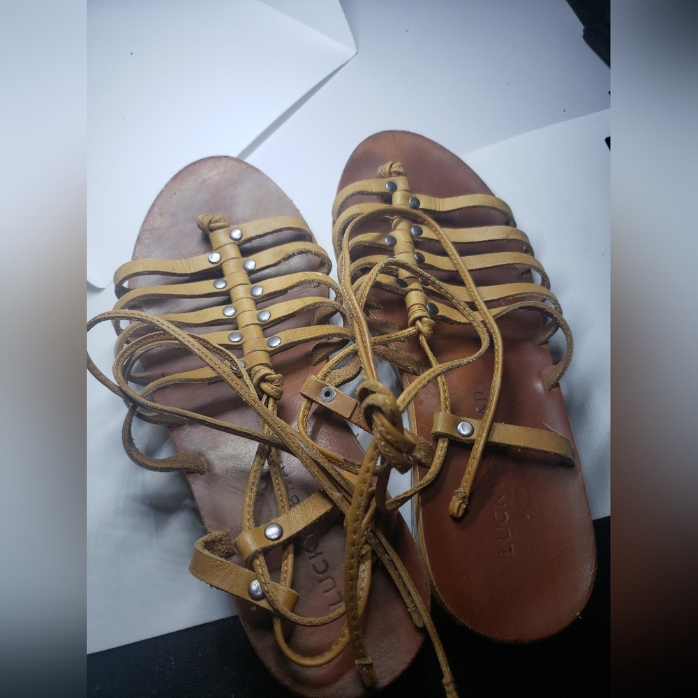 EUC Lucky Brand Sandal Wedges